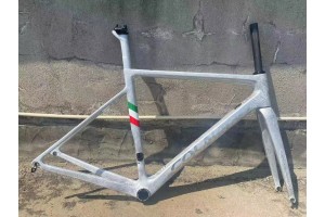 Bicicletta da strada Colnago V3RS con telaio in carbonio Silvery Ice Crack