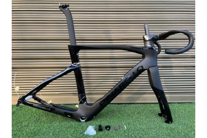 Pinarello DogMa F Carbon Rennradrahmen Vollschwarz