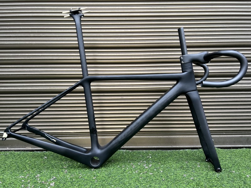 Cervelo R5 カーボンファイバーロード自転車フレーム、ステッカーなし、ベアカーボンコーティング