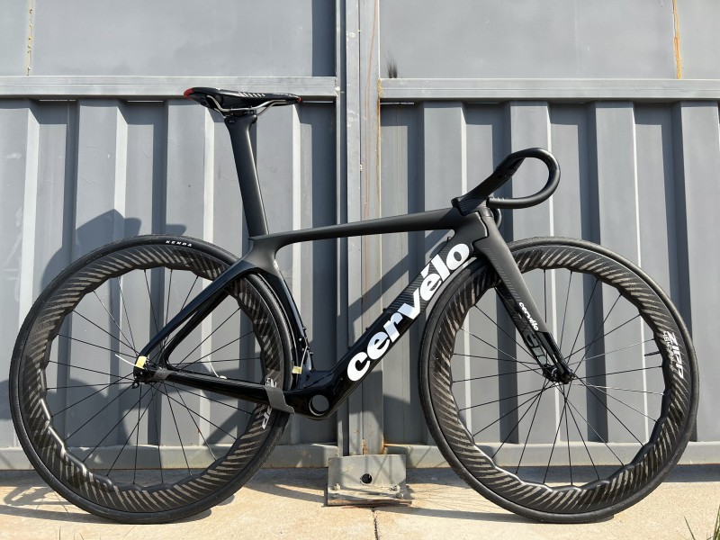 cervelo full carbon road bike