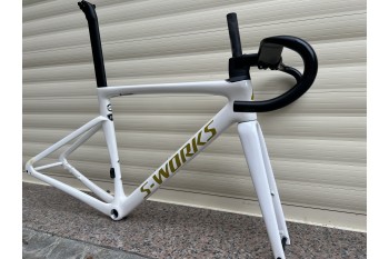 Kohlefaser-Rennradrahmen S-Works Tarmac SL7 Rahmenset Scheibenbremse Weiß mit goldenen Aufklebern