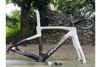 Rama roweru szosowego Pinarello DogMa F Carbon czarna z białym hamulcem tarczowym