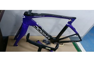 Pinarello DogMa F карбонова рамка за шосеен велосипед синьо с черно