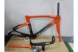 Pinarello DogMa F ディスク ブレーキ カーボン ロード バイク フレーム オレンジとブラック