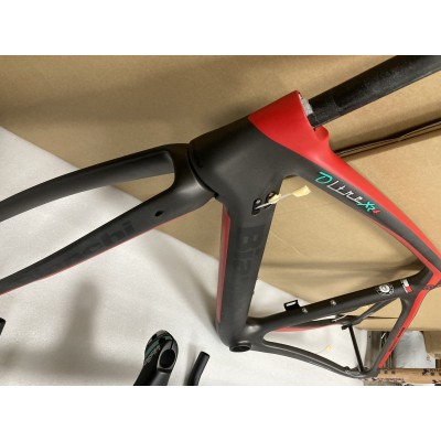 Bianchi XR4  Carbon Fiber Road Bicycle Frame-Canyon Aeroad 2021