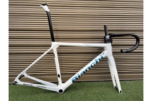 Rama roweru szosowego Bianchi Specialissima z włókna węglowego, biała