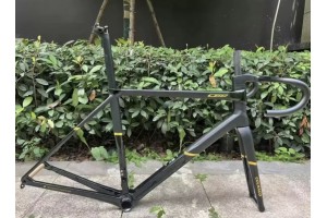 Quadro de bicicleta de estrada de carbono Colnago C68 preto