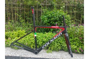 Silniční kolo Colnago V3RS s karbonovým rámem červená s černou