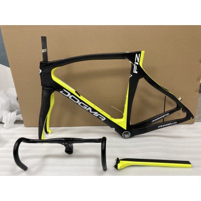 Freno sul cerchione del telaio della bicicletta da strada in fibra di carbonio Pinarello DogMa F12