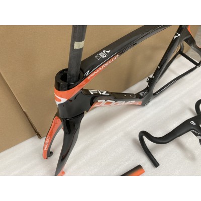 Pinarello DogMa F12 Спирачка с рама за шосеен велосипед от въглеродни влакна
