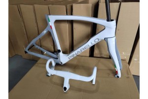 Pinarello DogMa F12 kolfiberram för landsvägscykel