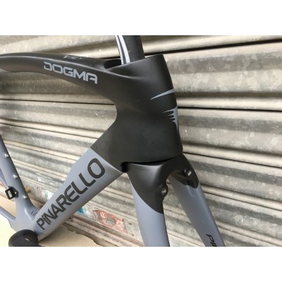 Pinarello DogMa F12 kolfiberram för landsvägscykel