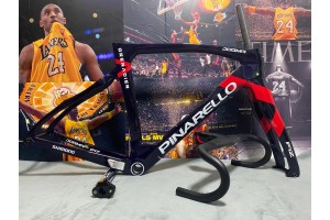 Pinarello DogMa F12 Disc поддържана карбонова рамка за шосеен велосипед