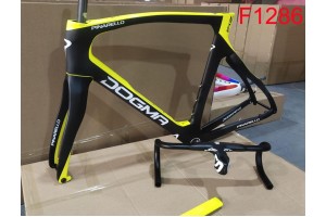 Pinarello DogMa F12 Спирачка с рама за шосеен велосипед от въглеродни влакна