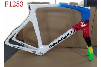 Cadru de bicicletă de drum din carbon Pinarello DogMa F12 suportat pe disc