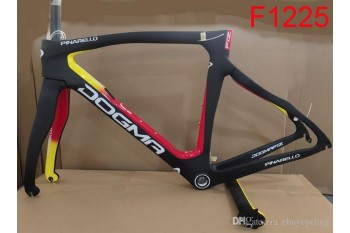 Freno sul cerchione del telaio della bicicletta da strada in fibra di carbonio Pinarello DogMa F12