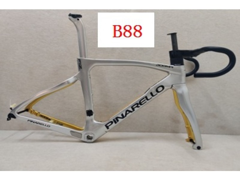 Pinarello DogMa F12 lemezes karbon országúti kerékpárváz