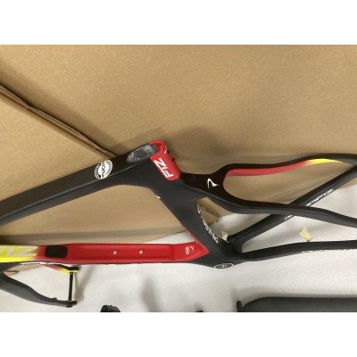 Cadre de vélo de route en carbone supporté par disque Pinarello DogMa F12-Dogma F12 Disc Brake