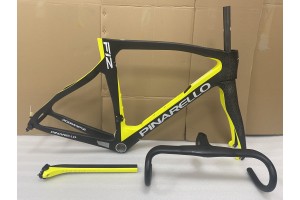 Telaio per bici da strada in carbonio supportato da disco Pinarello DogMa F12