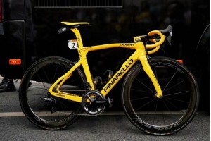 Pinarello DogMa F12 Disc поддържана карбонова рамка за шосеен велосипед