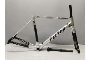 Cadrul bicicletei de drum din carbon FACTOR O2