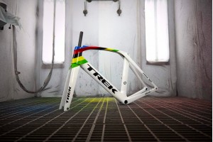 ნახშირბადის ბოჭკოვანი გზის ველოსიპედის ჩარჩო Trek Madone SLR