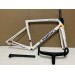 Telaio per bicicletta da strada Specialized Tarmac L8 in fibra di carbonio Red Bullimage