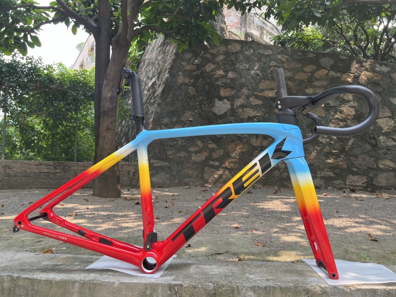 Рама шоссейного велосипеда Trek Emonda SLR с дисковым тормозом из углеродного волокна Project One