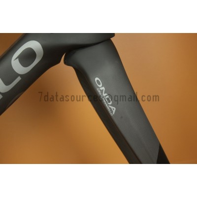 Pinarello Carbon maanteejalgratas Dogma F8 must-Dogma F8