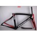 Bicicleta de estrada de carbono Pinarello Dogma F8 preta e vermelhaimage