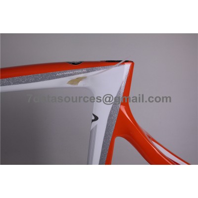 Pinarello Carbon maastikuratta rattaraam Dogma F8-Dogma F8