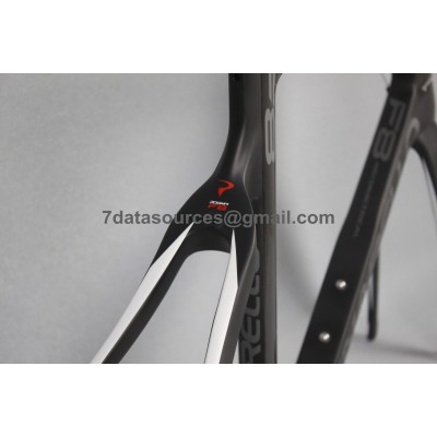 Pinarello Carbon kerékpárkerékpár Dogma F8 fekete-Dogma F8