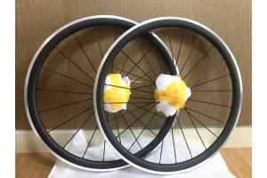Pneu et jantes tubulaires Roues de vélo de route en carbone Surface de freinage en aluminium